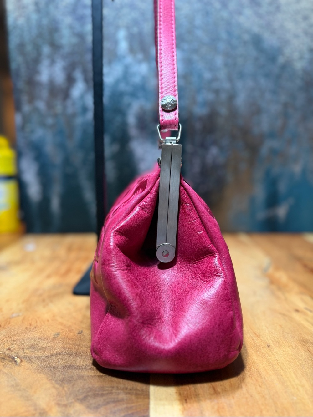 Patricia Nash Barbiecore 2010s Ferrara Pink Rose Tooled Leather Frame Satchel - Picture 7 of 16